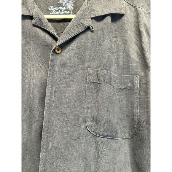 Tommy Bahama 100% Silk Blue Short Sleeve Men Button Up Size M EUC Vintage - Picture 5 of 5